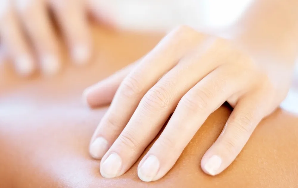 Behandlung in der Praxis Essential Therapy in Zürich